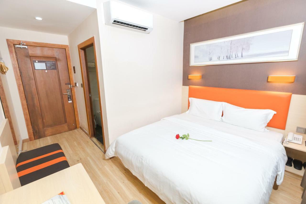 7 Days Premium Hotel Phnom Penh Bagian luar foto