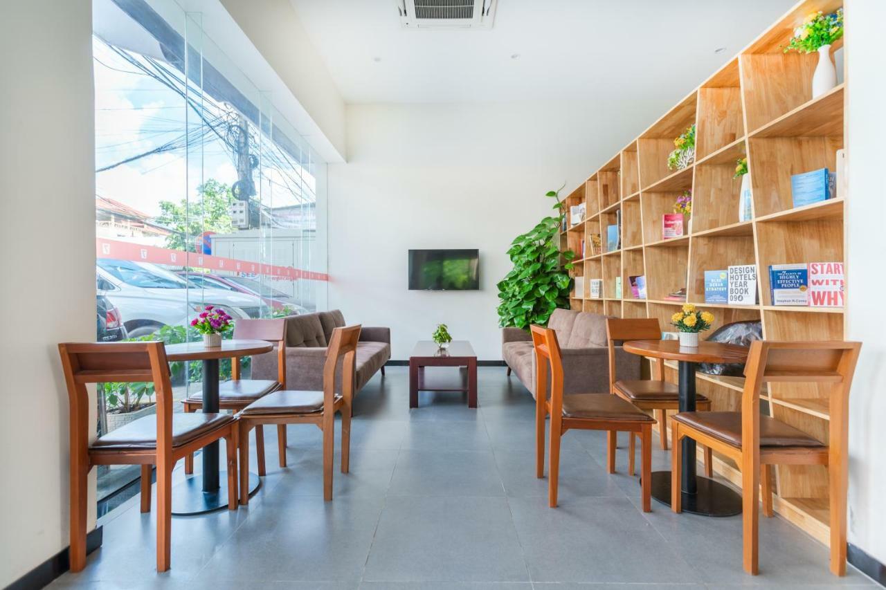 7 Days Premium Hotel Phnom Penh Bagian luar foto